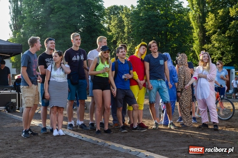 Zdjęcie w galerii na portalu naszraciborz.pl: Raciborskie Juwenalia. Studenci odebrali klucz do bram miasta. Zabawa była przednia!  wiadomości z regionu