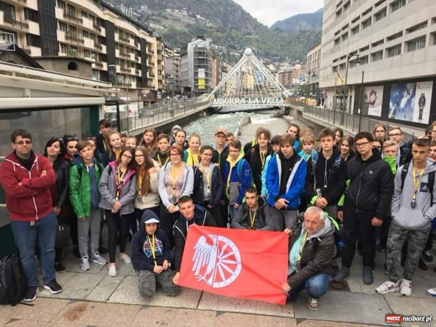 Zdjęcie w galerii na portalu naszraciborz.pl: Objazdowa wycieczka uczniów i nauczycieli SP 4 do Barcelony wiadomości z regionu