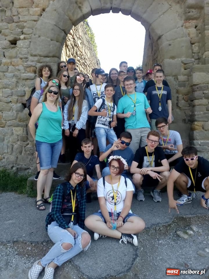 Zdjęcie w galerii na portalu naszraciborz.pl: Objazdowa wycieczka uczniów i nauczycieli SP 4 do Barcelony wiadomości z regionu