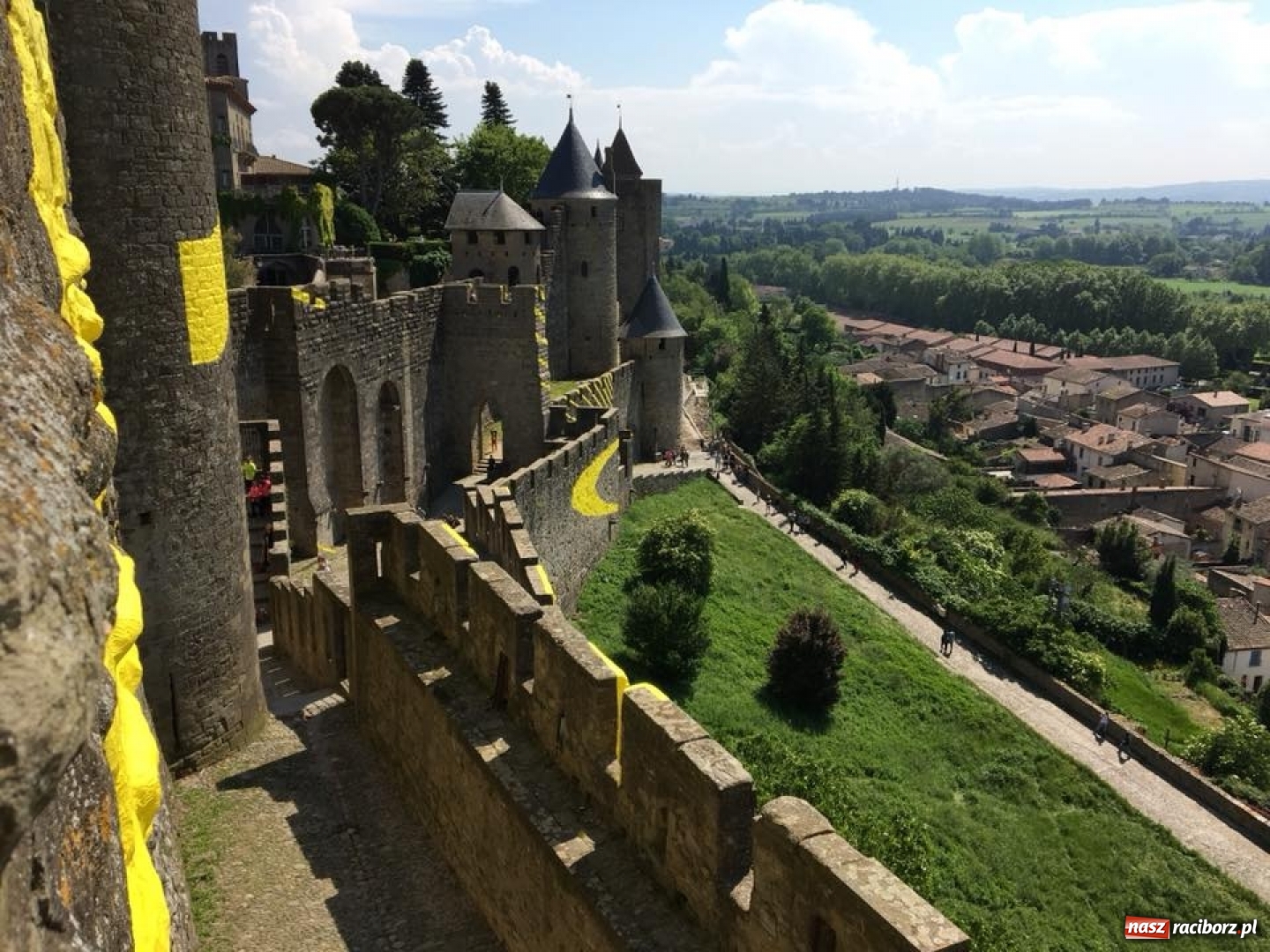 Zdjęcie w galerii na portalu naszraciborz.pl: Objazdowa wycieczka uczniów i nauczycieli SP 4 do Barcelony wiadomości z regionu