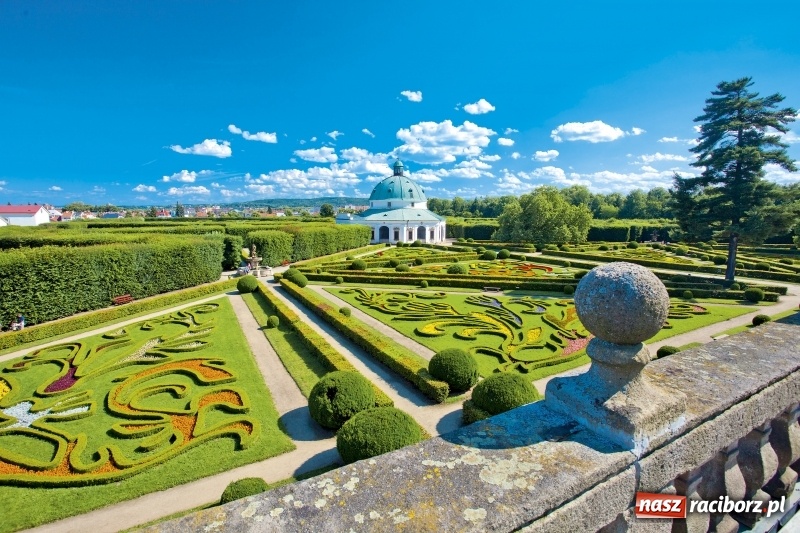 Zdjęcie w galerii na portalu naszraciborz.pl: Zamki, pałace, ogrody kwiatowe i piwnice winne – poznaj z nami Bramę Morawską! wiadomości z regionu