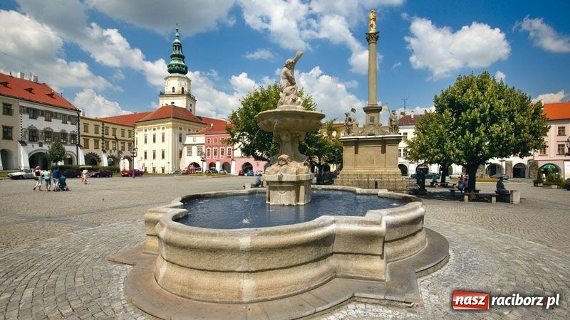 Zdjęcie w galerii na portalu naszraciborz.pl: Zamki, pałace, ogrody kwiatowe i piwnice winne – poznaj z nami Bramę Morawską! wiadomości z regionu