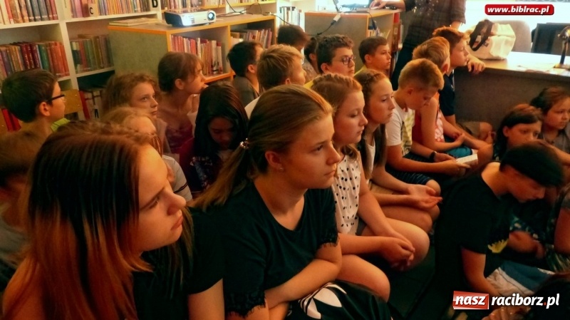 Zdjęcie w galerii na portalu naszraciborz.pl: Wielka liga młodych czytelników. Spotkanie z Małgorzatą Karoliną Piekarską w raciborskiej bibliotece wiadomości z regionu