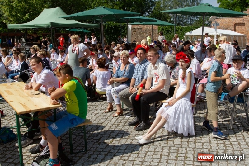 Zdjęcie w galerii na portalu naszraciborz.pl: Festiwal Dziesiątka i przyjaciele - wspólna zabawa na raciborskim Zamku wiadomości z regionu