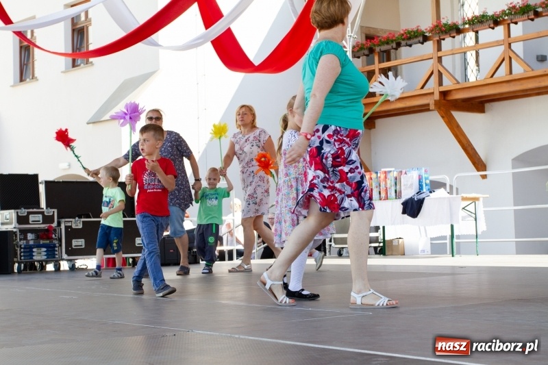 Zdjęcie w galerii na portalu naszraciborz.pl: Festiwal Dziesiątka i przyjaciele - wspólna zabawa na raciborskim Zamku wiadomości z regionu