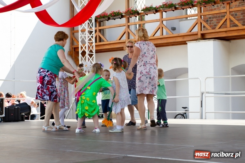 Zdjęcie w galerii na portalu naszraciborz.pl: Festiwal Dziesiątka i przyjaciele - wspólna zabawa na raciborskim Zamku wiadomości z regionu