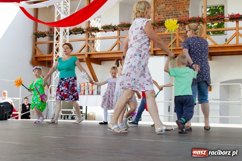 Zdjęcie w galerii na portalu naszraciborz.pl: Festiwal Dziesiątka i przyjaciele - wspólna zabawa na raciborskim Zamku wiadomości z regionu