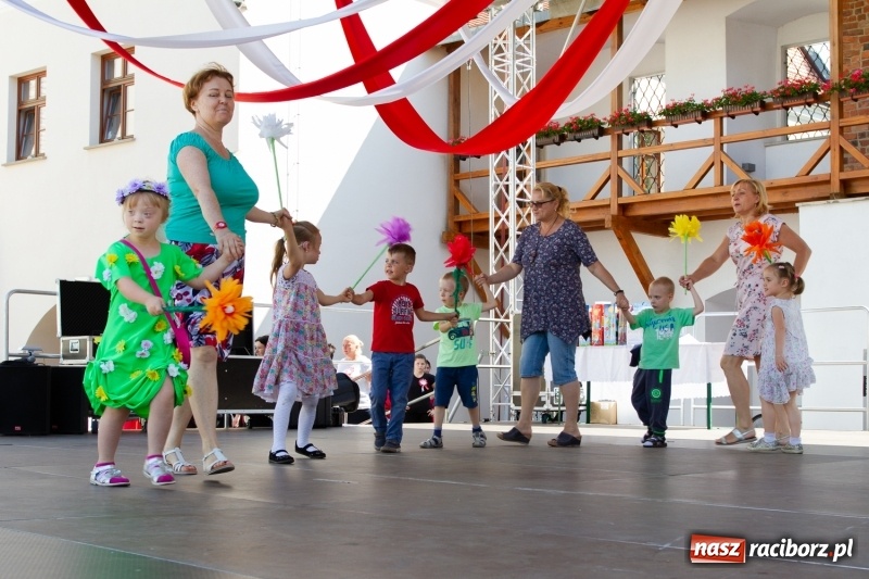 Zdjęcie w galerii na portalu naszraciborz.pl: Festiwal Dziesiątka i przyjaciele - wspólna zabawa na raciborskim Zamku wiadomości z regionu