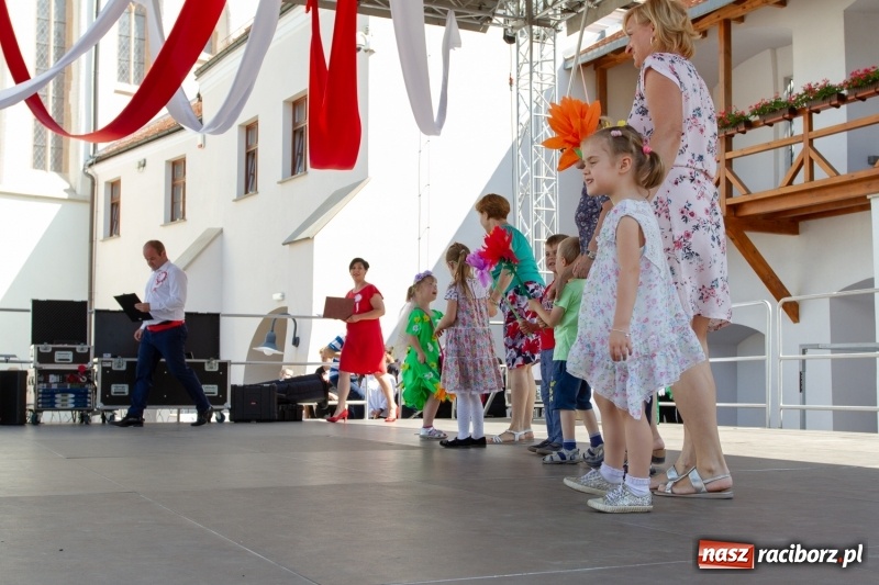 Zdjęcie w galerii na portalu naszraciborz.pl: Festiwal Dziesiątka i przyjaciele - wspólna zabawa na raciborskim Zamku wiadomości z regionu