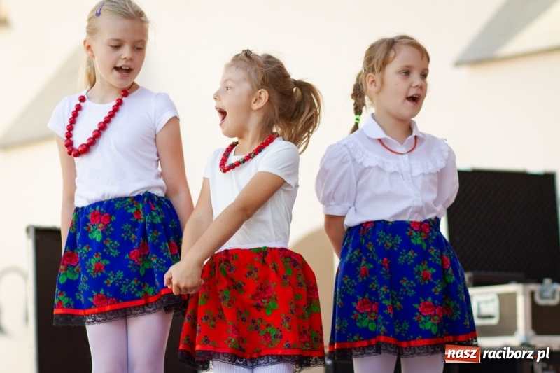 Zdjęcie w galerii na portalu naszraciborz.pl: Festiwal Dziesiątka i przyjaciele - wspólna zabawa na raciborskim Zamku wiadomości z regionu