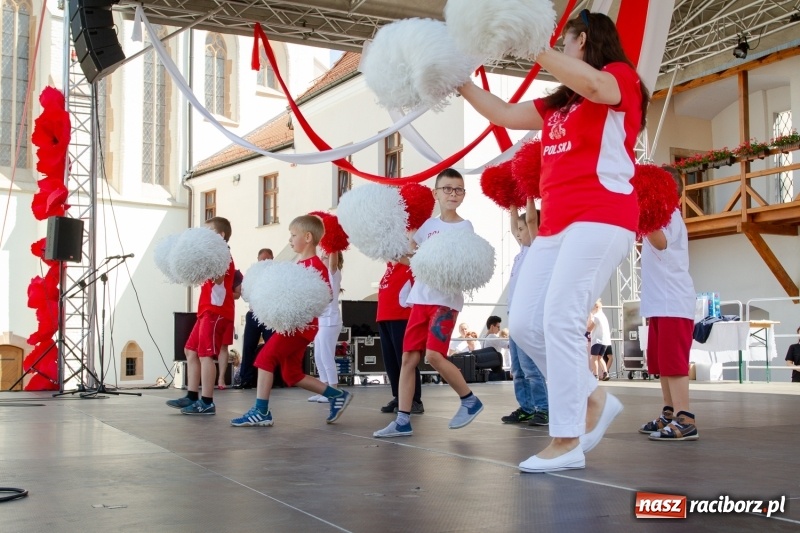 Zdjęcie w galerii na portalu naszraciborz.pl: Festiwal Dziesiątka i przyjaciele - wspólna zabawa na raciborskim Zamku wiadomości z regionu