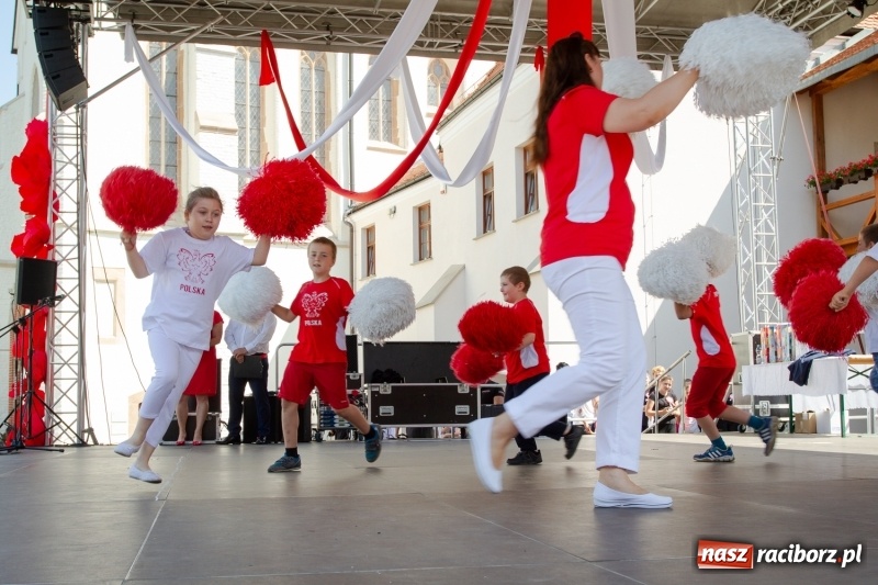 Zdjęcie w galerii na portalu naszraciborz.pl: Festiwal Dziesiątka i przyjaciele - wspólna zabawa na raciborskim Zamku wiadomości z regionu
