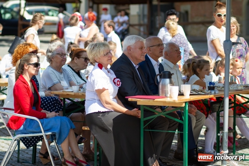 Zdjęcie w galerii na portalu naszraciborz.pl: Festiwal Dziesiątka i przyjaciele - wspólna zabawa na raciborskim Zamku wiadomości z regionu