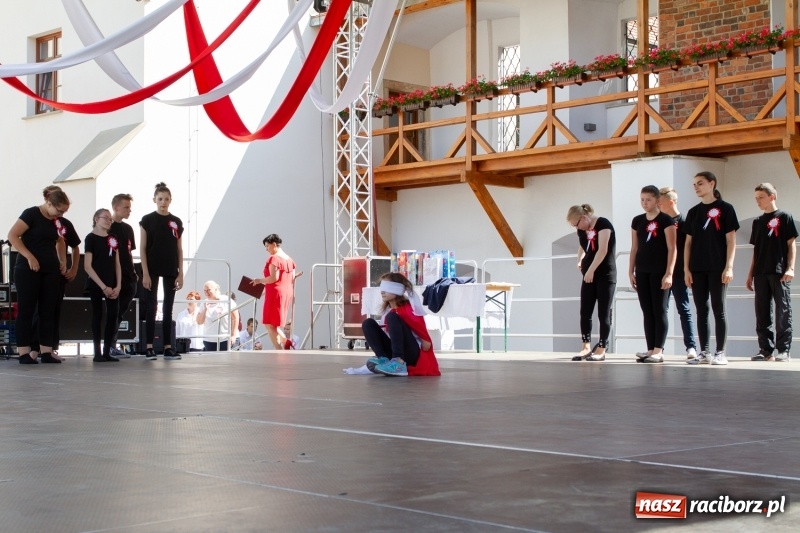 Zdjęcie w galerii na portalu naszraciborz.pl: Festiwal Dziesiątka i przyjaciele - wspólna zabawa na raciborskim Zamku wiadomości z regionu