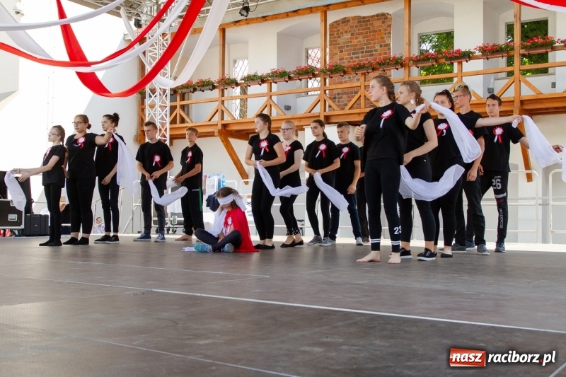 Zdjęcie w galerii na portalu naszraciborz.pl: Festiwal Dziesiątka i przyjaciele - wspólna zabawa na raciborskim Zamku wiadomości z regionu