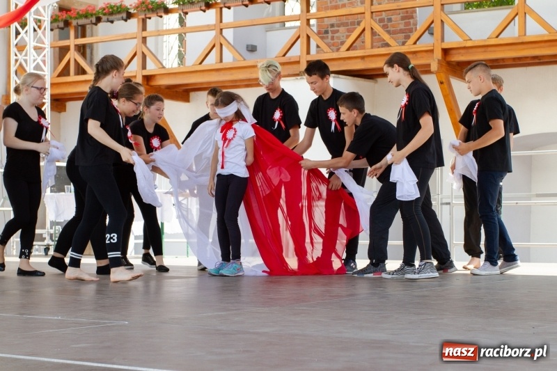 Zdjęcie w galerii na portalu naszraciborz.pl: Festiwal Dziesiątka i przyjaciele - wspólna zabawa na raciborskim Zamku wiadomości z regionu