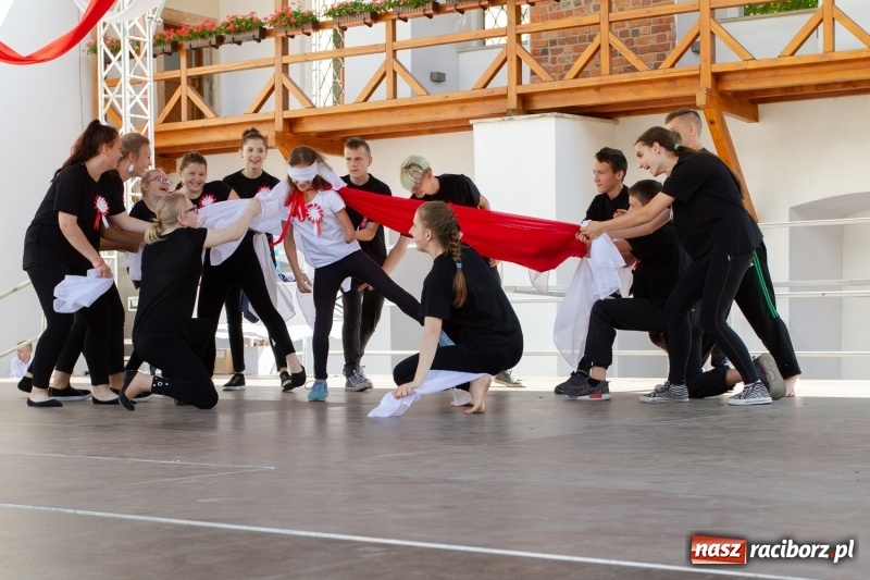 Zdjęcie w galerii na portalu naszraciborz.pl: Festiwal Dziesiątka i przyjaciele - wspólna zabawa na raciborskim Zamku wiadomości z regionu