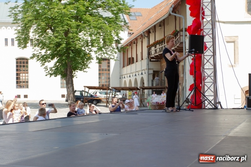 Zdjęcie w galerii na portalu naszraciborz.pl: Festiwal Dziesiątka i przyjaciele - wspólna zabawa na raciborskim Zamku wiadomości z regionu