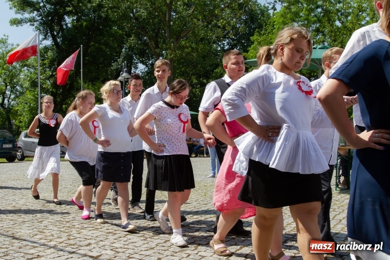 Zdjęcie w galerii na portalu naszraciborz.pl: Festiwal Dziesiątka i przyjaciele - wspólna zabawa na raciborskim Zamku wiadomości z regionu