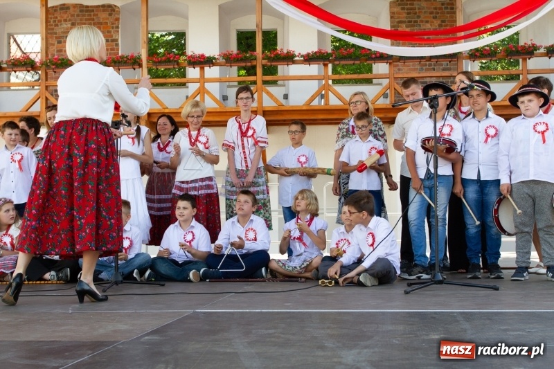 Zdjęcie w galerii na portalu naszraciborz.pl: Festiwal Dziesiątka i przyjaciele - wspólna zabawa na raciborskim Zamku wiadomości z regionu