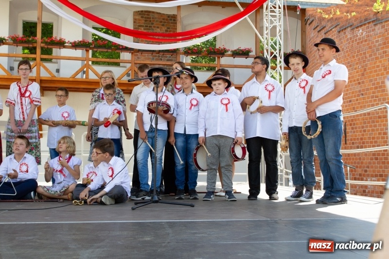 Zdjęcie w galerii na portalu naszraciborz.pl: Festiwal Dziesiątka i przyjaciele - wspólna zabawa na raciborskim Zamku wiadomości z regionu