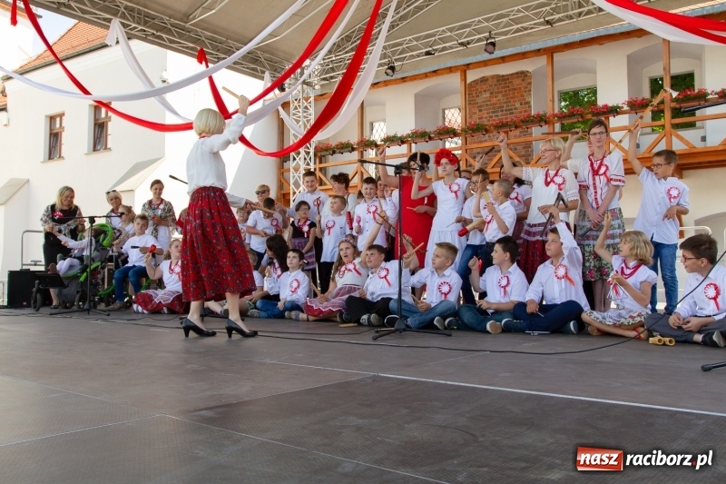 Zdjęcie w galerii na portalu naszraciborz.pl: Festiwal Dziesiątka i przyjaciele - wspólna zabawa na raciborskim Zamku wiadomości z regionu