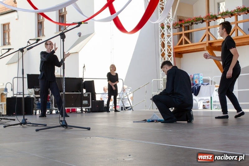 Zdjęcie w galerii na portalu naszraciborz.pl: Festiwal Dziesiątka i przyjaciele - wspólna zabawa na raciborskim Zamku wiadomości z regionu