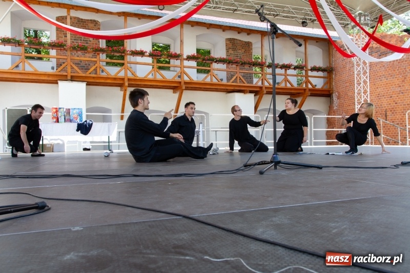 Zdjęcie w galerii na portalu naszraciborz.pl: Festiwal Dziesiątka i przyjaciele - wspólna zabawa na raciborskim Zamku wiadomości z regionu