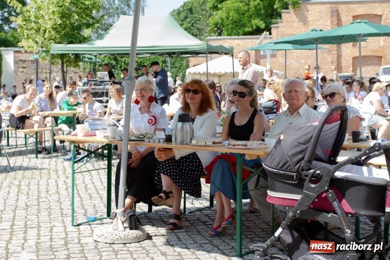 Zdjęcie w galerii na portalu naszraciborz.pl: Festiwal Dziesiątka i przyjaciele - wspólna zabawa na raciborskim Zamku wiadomości z regionu