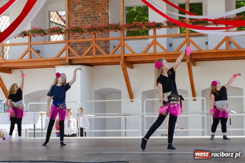 Zdjęcie w galerii na portalu naszraciborz.pl: Festiwal Dziesiątka i przyjaciele - wspólna zabawa na raciborskim Zamku wiadomości z regionu