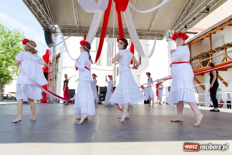 Zdjęcie w galerii na portalu naszraciborz.pl: Festiwal Dziesiątka i przyjaciele - wspólna zabawa na raciborskim Zamku wiadomości z regionu