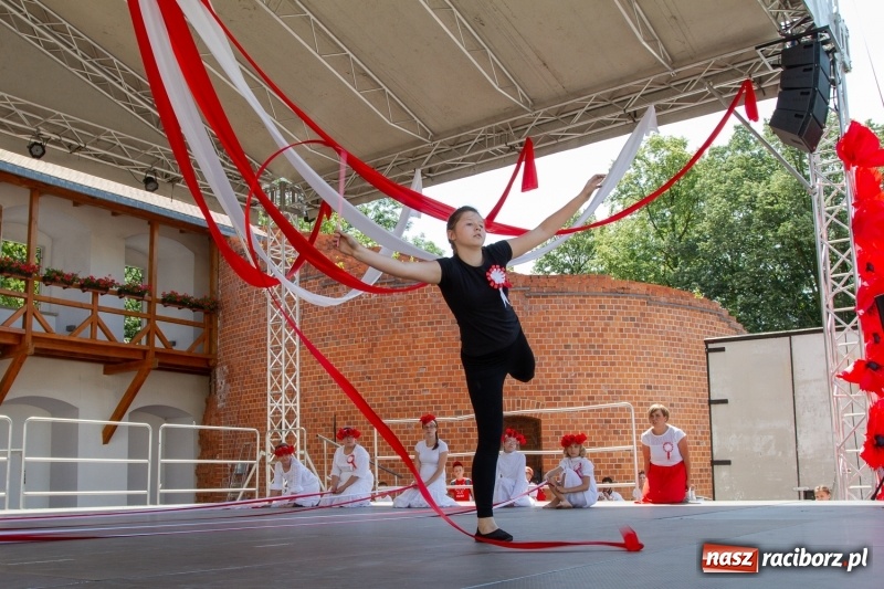 Zdjęcie w galerii na portalu naszraciborz.pl: Festiwal Dziesiątka i przyjaciele - wspólna zabawa na raciborskim Zamku wiadomości z regionu
