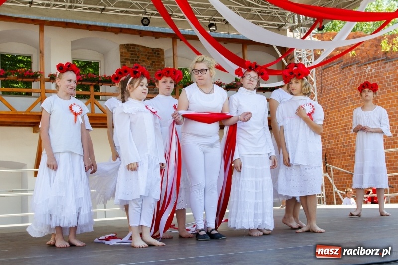 Zdjęcie w galerii na portalu naszraciborz.pl: Festiwal Dziesiątka i przyjaciele - wspólna zabawa na raciborskim Zamku wiadomości z regionu