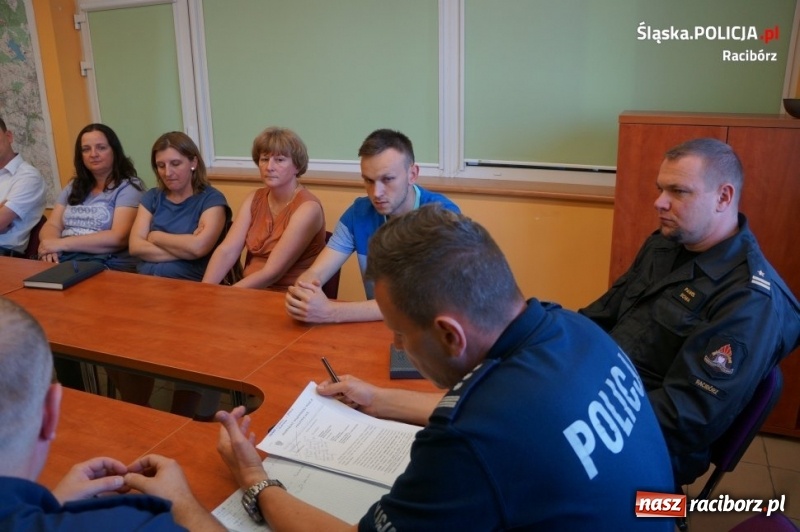 Zdjęcie w galerii na portalu naszraciborz.pl: Policja zwraca uwagę na składowiska odpadów. Spotkanie służb w raciborskiej PSP w sprawie zagrożeń  wiadomości z regionu