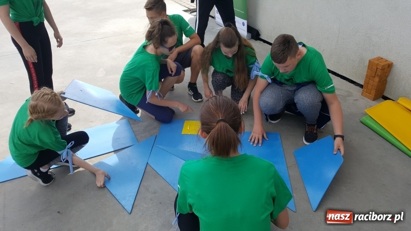 Zdjęcie w galerii na portalu naszraciborz.pl: Twarzą w twarz bez Internetu. Polsko-czeski projekt szkoły na Ostrogu  wiadomości z regionu