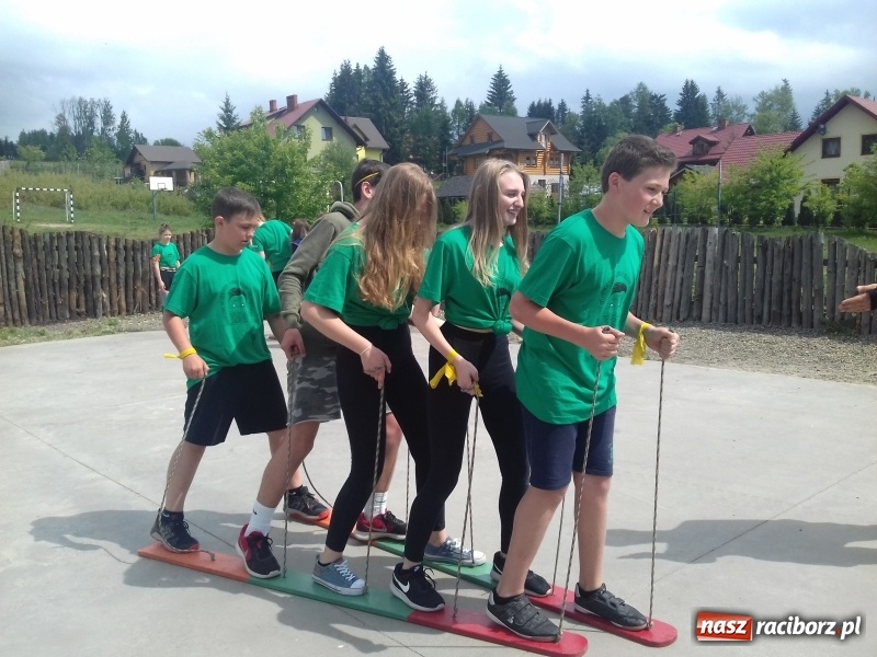 Zdjęcie w galerii na portalu naszraciborz.pl: Twarzą w twarz bez Internetu. Polsko-czeski projekt szkoły na Ostrogu  wiadomości z regionu