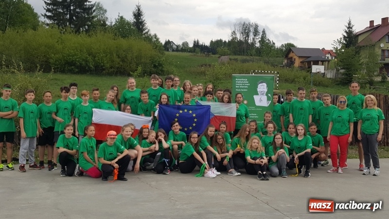 Zdjęcie w galerii na portalu naszraciborz.pl: Twarzą w twarz bez Internetu. Polsko-czeski projekt szkoły na Ostrogu  wiadomości z regionu