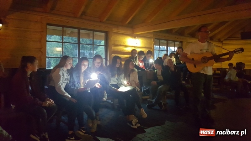 Zdjęcie w galerii na portalu naszraciborz.pl: Twarzą w twarz bez Internetu. Polsko-czeski projekt szkoły na Ostrogu  wiadomości z regionu