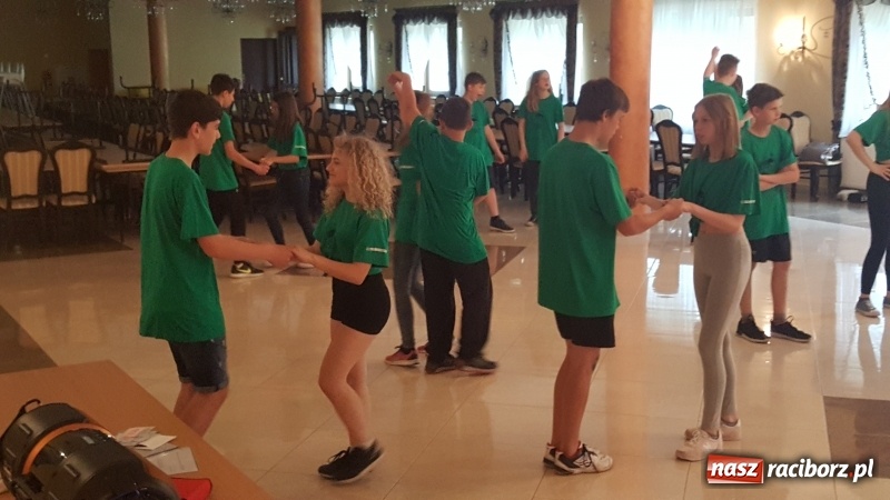 Zdjęcie w galerii na portalu naszraciborz.pl: Twarzą w twarz bez Internetu. Polsko-czeski projekt szkoły na Ostrogu  wiadomości z regionu