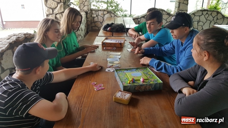 Zdjęcie w galerii na portalu naszraciborz.pl: Twarzą w twarz bez Internetu. Polsko-czeski projekt szkoły na Ostrogu  wiadomości z regionu