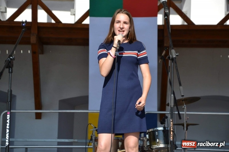 Zdjęcie w galerii na portalu naszraciborz.pl: Koncert piosenek Agnieszki Osieckiej i plener na zamku wiadomości z regionu
