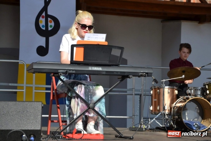 Zdjęcie w galerii na portalu naszraciborz.pl: Koncert piosenek Agnieszki Osieckiej i plener na zamku wiadomości z regionu