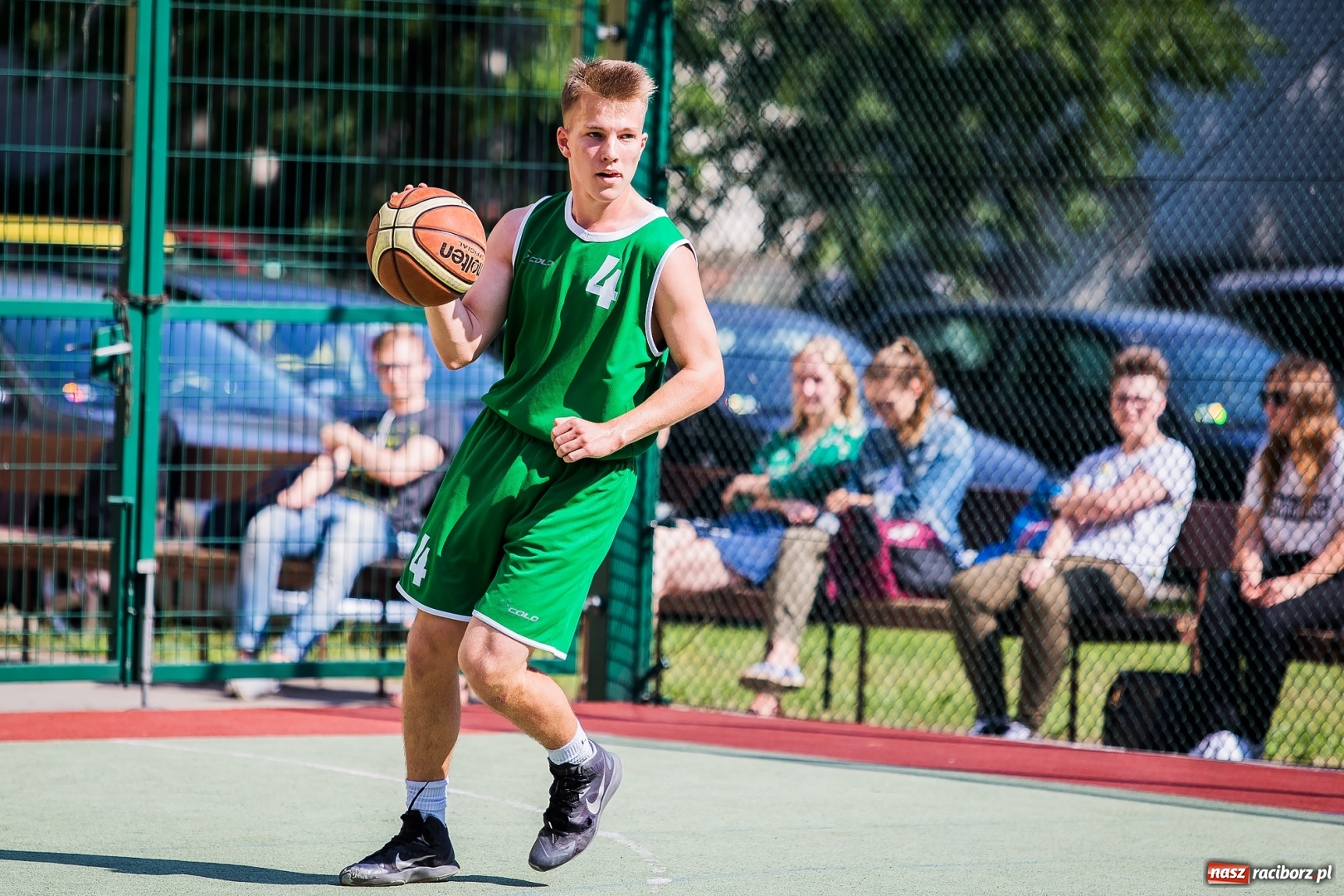 Zdjęcie w galerii na portalu naszraciborz.pl: W CKZiU nr 1 rywalizowali w rozgrywkach streetballa wiadomości z regionu
