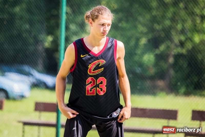 Zdjęcie w galerii na portalu naszraciborz.pl: W CKZiU nr 1 rywalizowali w rozgrywkach streetballa wiadomości z regionu