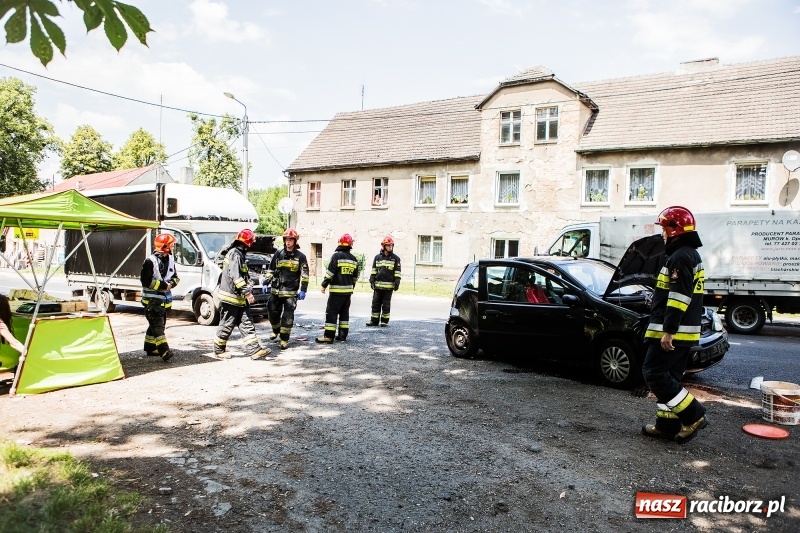 Zdjęcie w galerii na portalu naszraciborz.pl: Kolizja renault, fiata i seata na Rybnickiej. Co ustaliła raciborska drogówka? wiadomości z regionu