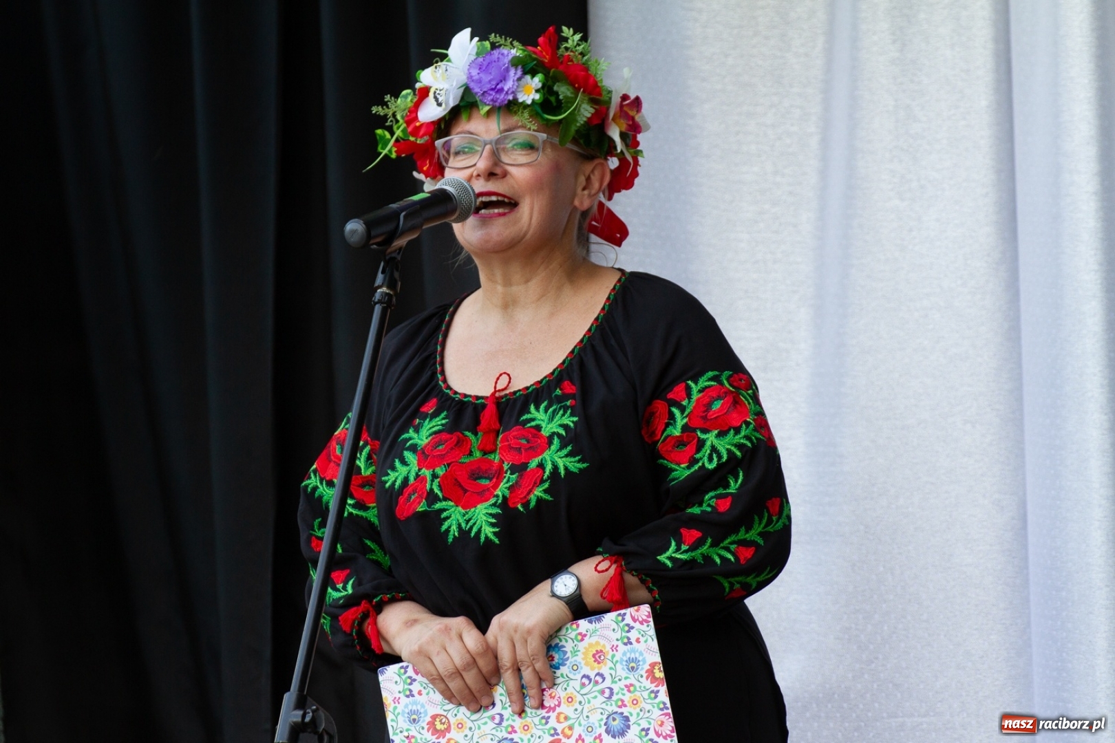 Zdjęcie w galerii na portalu naszraciborz.pl: Magiczna i kolorowa I Raciborska Noc Świętojańska z folklorem wiadomości z regionu