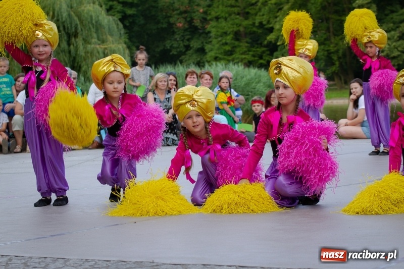 Zdjęcie w galerii na portalu naszraciborz.pl: Magiczna i kolorowa I Raciborska Noc Świętojańska z folklorem wiadomości z regionu