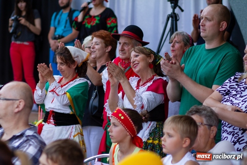 Zdjęcie w galerii na portalu naszraciborz.pl: Magiczna i kolorowa I Raciborska Noc Świętojańska z folklorem wiadomości z regionu