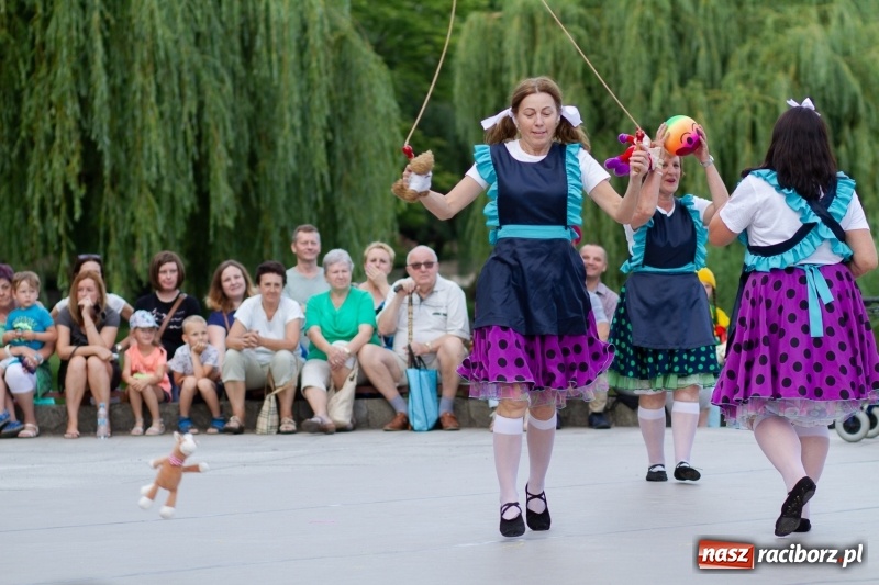 Zdjęcie w galerii na portalu naszraciborz.pl: Magiczna i kolorowa I Raciborska Noc Świętojańska z folklorem wiadomości z regionu