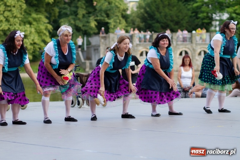Zdjęcie w galerii na portalu naszraciborz.pl: Magiczna i kolorowa I Raciborska Noc Świętojańska z folklorem wiadomości z regionu